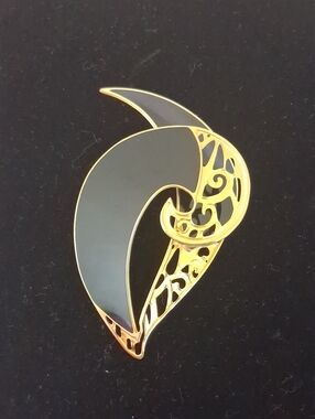Berebi Gold With Black Enamel Sculptural Art Nouveau Modernist 1980s Brooch
